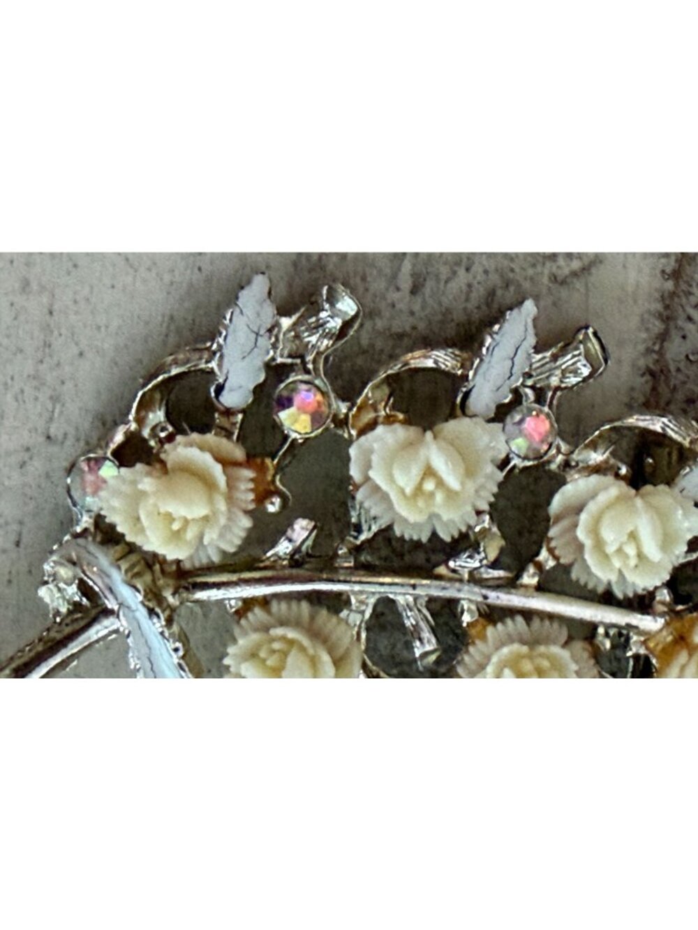Vintage Celluloid White Rose Floral Spray Brooch Silver Tone Rhinestone 1950s - Picture 9 of 11